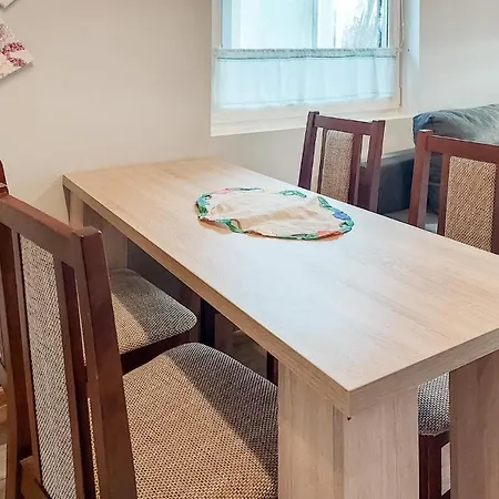 2 Bedroom Pet Friendly In Tatil Evi